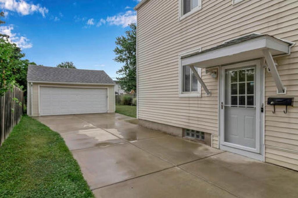 Gorgeous 2 Queen Bedroom Lower Apartment In North Buffalo With Free Driveway Parking Экстерьер фото